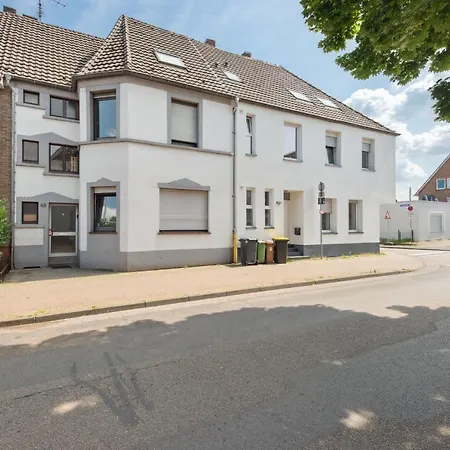 Sali - 2br, 4 Beds, Tv, Kitchen And Gardenspace Apartment Kleve (Dusseldorf)